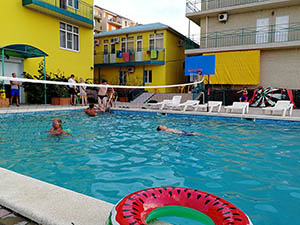 Отдых с бассейном на Черном море